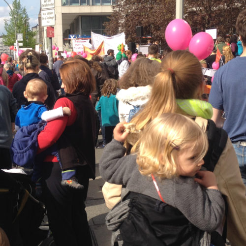 Demo mit guten Eltern und Hebammen