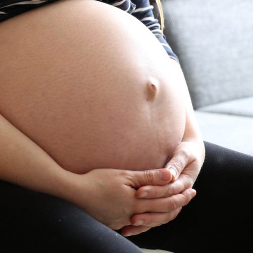 Fünf Tipps für eine gute Kindslage zur Geburt – das Baby in sich tragen