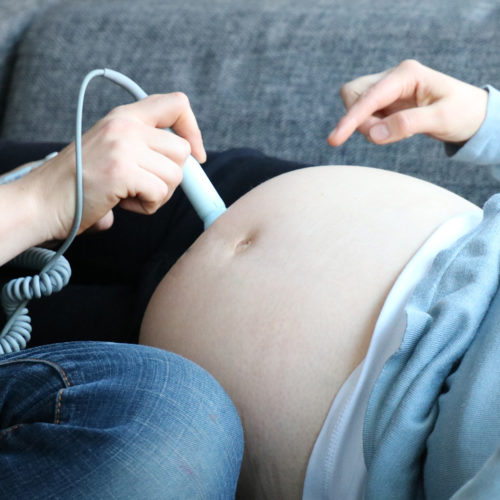 Was macht eine Hebamme in der Schwangerschaft?