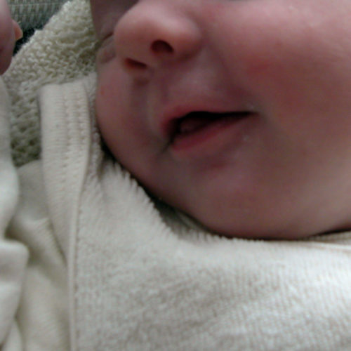Fragen an die Hebamme: Wann lächelt ein Baby zum ersten Mal?