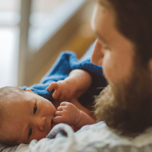 Wie Babys sich von Anfang an mitteilen