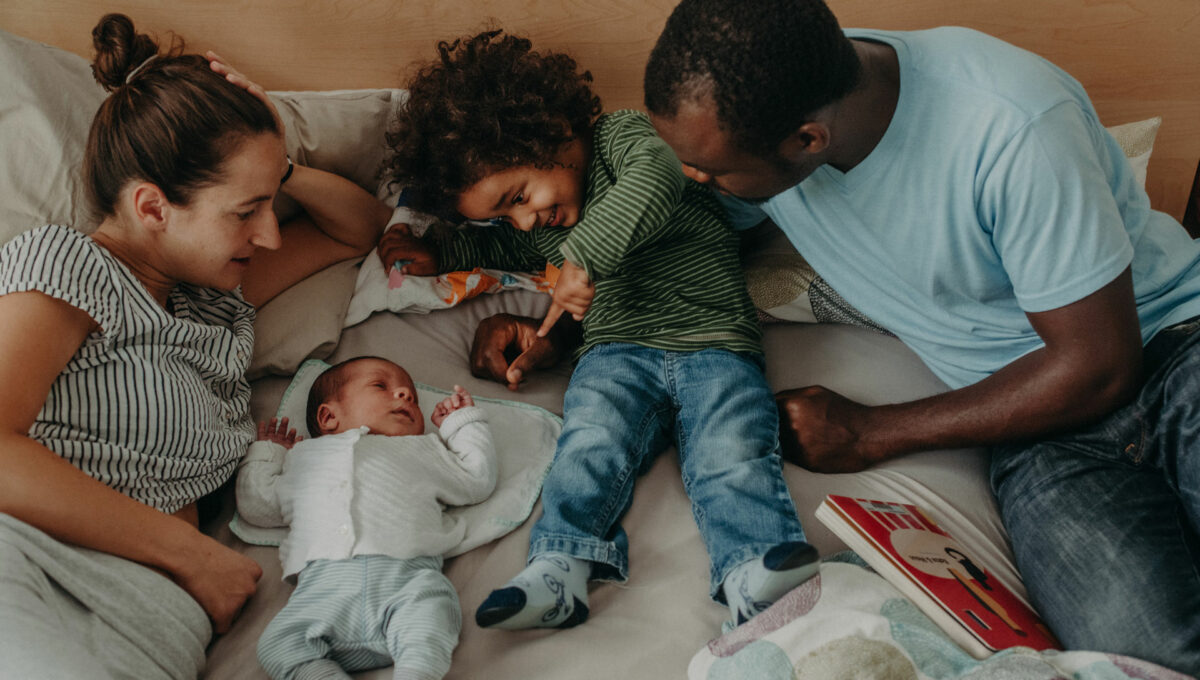 Familie Bindung Wochenbett neues Familienmitglied
